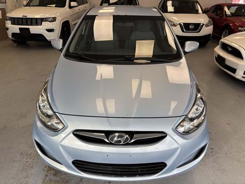 2012 Hyundai Accent GS