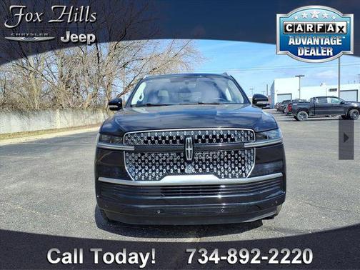 Infinite Black Metallic Clearcoat 2025 Lincoln Navigator Reserve