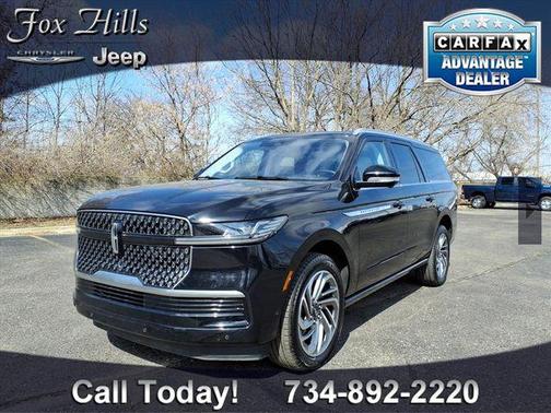 Infinite Black Metallic Clearcoat 2025 Lincoln Navigator Reserve