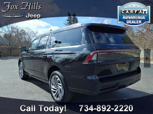 Infinite Black Metallic Clearcoat 2025 Lincoln Navigator L Reserve