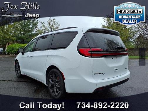 2025 Chrysler Pacifica Limited
