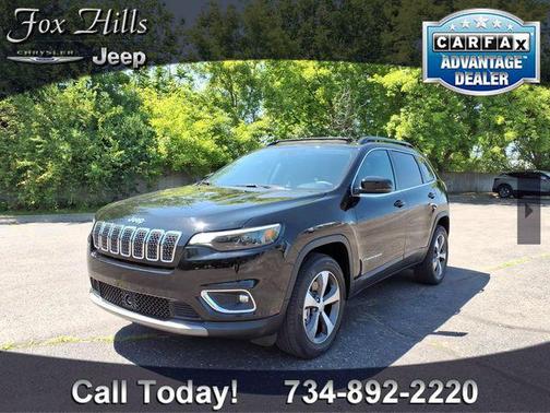 Diamond Black Crystal Pearlcoat 2022 Jeep Cherokee Limited