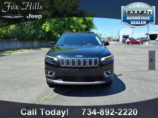 Diamond Black Crystal Pearlcoat 2022 Jeep Cherokee Limited