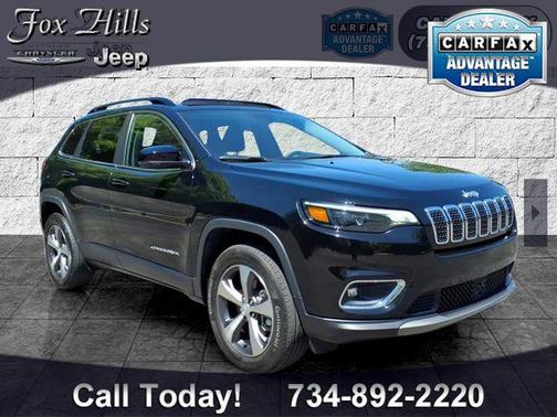 Diamond Black Crystal Pearlcoat 2022 Jeep Cherokee Limited