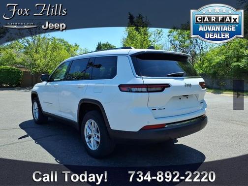 Bright White Clearcoat 2022 Jeep Grand Cherokee L Laredo
