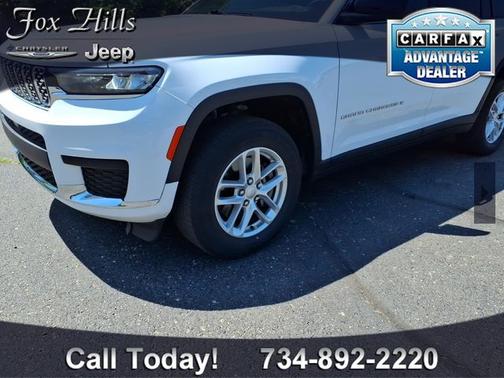 Bright White Clearcoat 2022 Jeep Grand Cherokee L Laredo