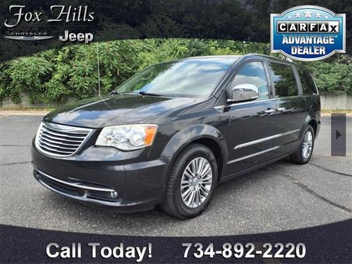 2014 Chrysler Town & Country Touring-L