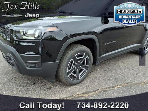 Diamond Black Crystal Pearlcoat 2026 Jeep Cherokee Laredo 4x4