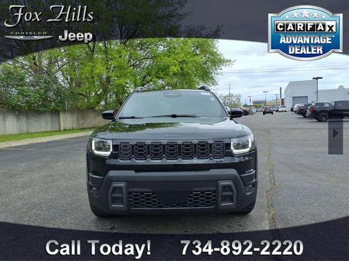 Diamond Black Crystal Pearlcoat 2026 Jeep Cherokee Laredo 4x4