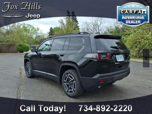 Diamond Black Crystal Pearlcoat 2026 Jeep Cherokee Laredo 4x4