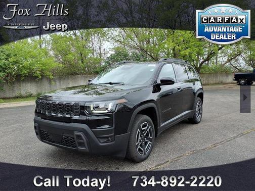 Diamond Black Crystal Pearlcoat 2026 Jeep Cherokee Laredo 4x4