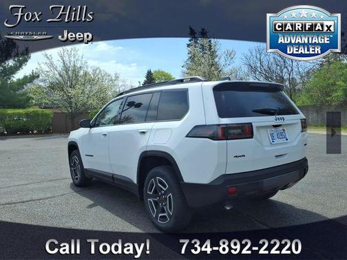 Bright White Clearcoat 2026 Jeep Cherokee Laredo 4x4