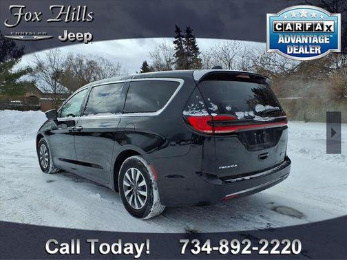 2024 Chrysler Pacifica Hybrid Select