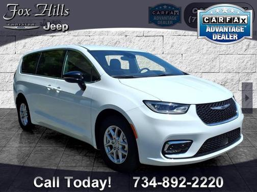 Bright White Clearcoat 2026 Chrysler Pacifica Select
