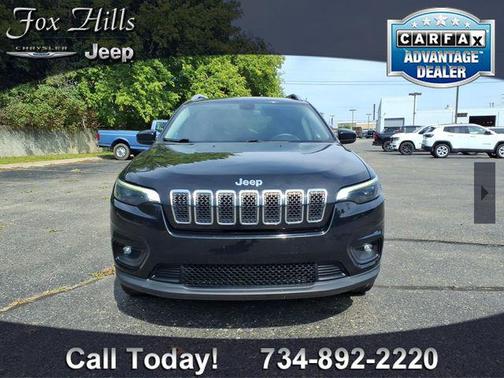 Diamond Black Crystal Pearlcoat 2019 Jeep Cherokee Latitude