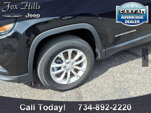 Diamond Black Crystal Pearlcoat 2019 Jeep Cherokee Latitude