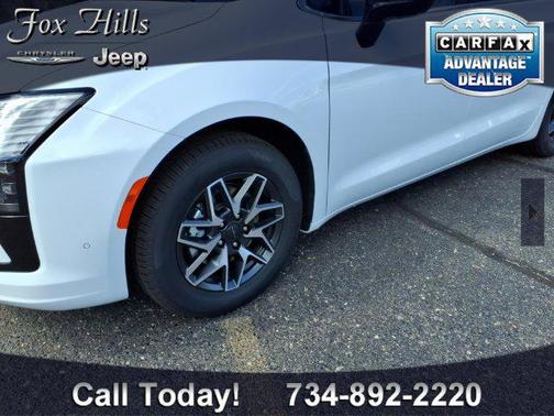 White 2027 Chrysler Pacifica Limited