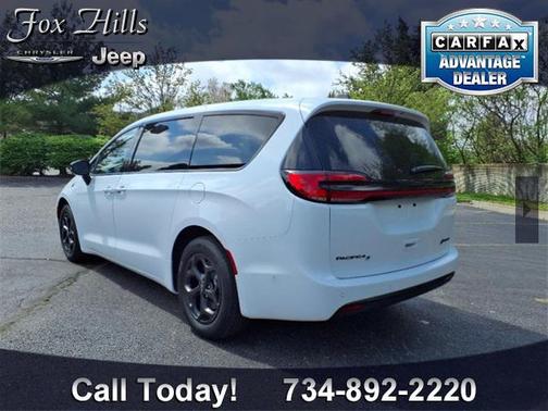 2024 Chrysler Pacifica Hybrid S Appearance Pkg