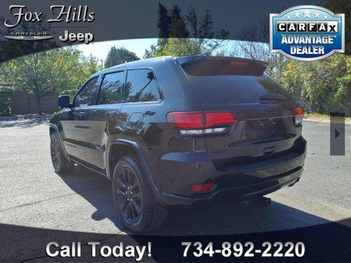 Diamond Black Crystal Pearlcoat 2018 Jeep Grand Cherokee Altitude