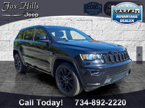 Diamond Black Crystal Pearlcoat 2018 Jeep Grand Cherokee Altitude