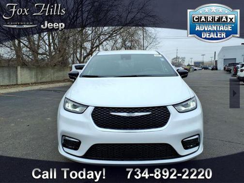 Bright White Clearcoat 2026 Chrysler Pacifica L