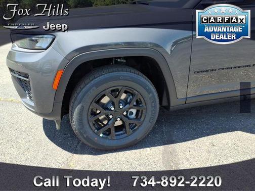 Baltic Gray Metallic Clearcoat 2026 Jeep Grand Cherokee Altitude