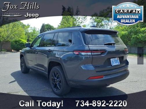 Baltic Gray Metallic Clearcoat 2026 Jeep Grand Cherokee L Laredo