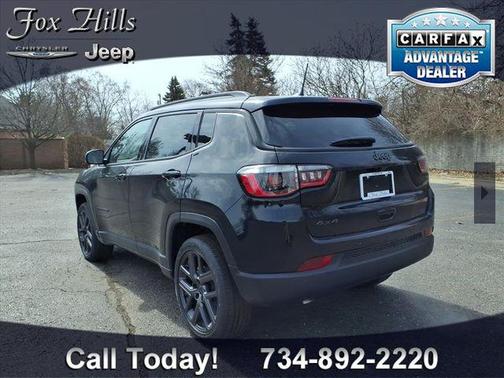 Diamond Black Crystal Pearlcoat 2026 Jeep Compass Limited