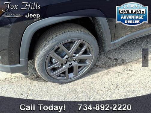 Diamond Black Crystal Pearlcoat 2026 Jeep Compass Limited