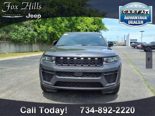 Baltic Gray Metallic Clearcoat 2026 Jeep Grand Cherokee Altitude