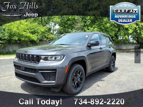 Baltic Gray Metallic Clearcoat 2026 Jeep Grand Cherokee Altitude