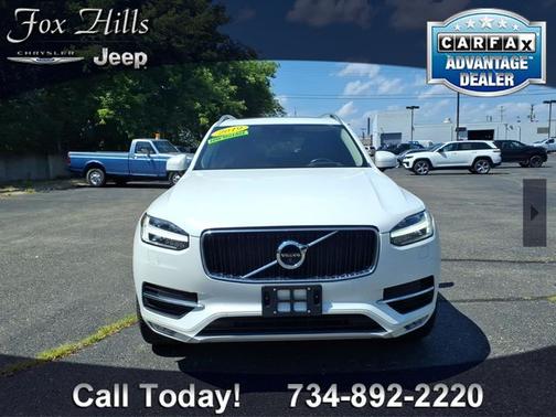 Crystal White Pearl 2019 Volvo XC90 T6 Momentum