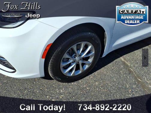 Bright White Clearcoat 2026 Chrysler Pacifica Limited