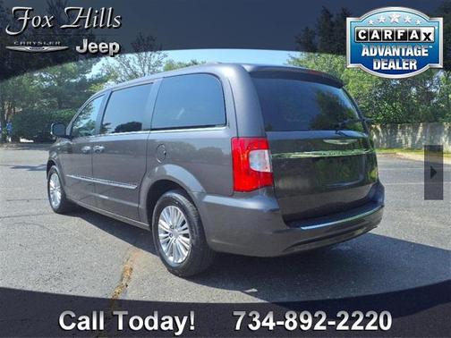 2015 Chrysler Town & Country Touring-L
