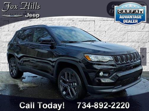 Diamond Black Crystal Pearlcoat 2026 Jeep Compass Limited