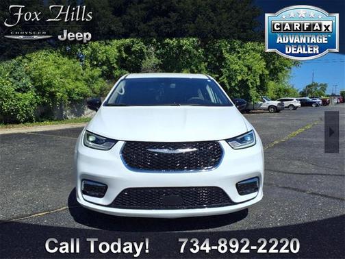 2024 Chrysler Pacifica Touring L
