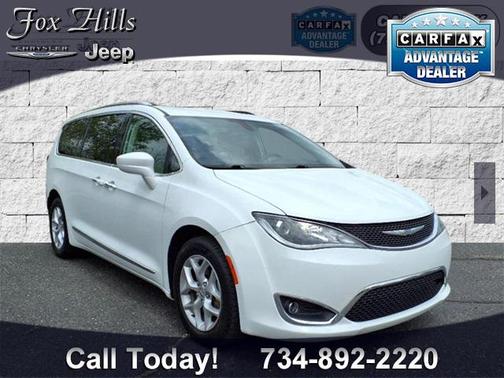 2017 Chrysler Pacifica Touring-L
