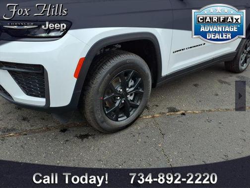 Bright White Clearcoat 2026 Jeep Grand Cherokee Altitude