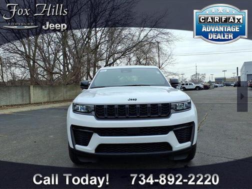 Bright White Clearcoat 2026 Jeep Grand Cherokee Altitude