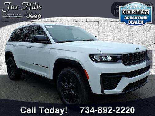 Bright White Clearcoat 2026 Jeep Grand Cherokee Altitude