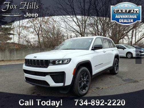 Bright White Clearcoat 2026 Jeep Grand Cherokee Altitude