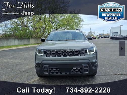 Gray Clearcoat 2026 Jeep Cherokee Laredo