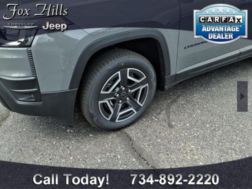 Sting-Gray Clearcoat 2026 Jeep Cherokee Laredo 4x4