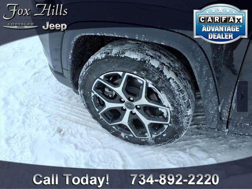 Diamond Black Crystal Pearlcoat 2026 Jeep Compass Limited