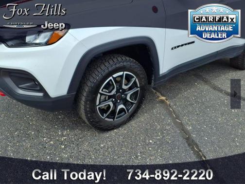 Bright White Clearcoat 2025 Jeep Compass Trailhawk