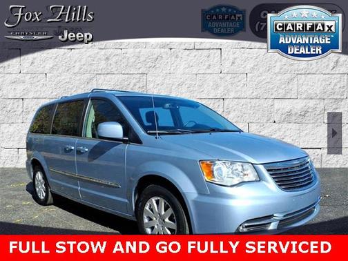 2016 Chrysler Town & Country Touring