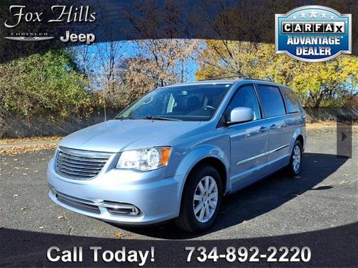 2016 Chrysler Town & Country Touring