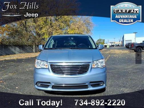 2016 Chrysler Town & Country Touring