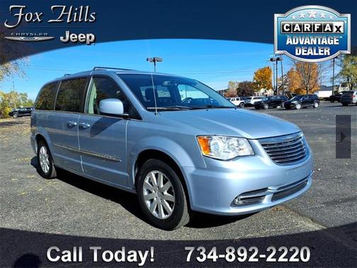 2016 Chrysler Town & Country Touring