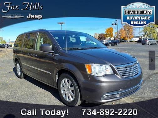 2016 Chrysler Town & Country Touring